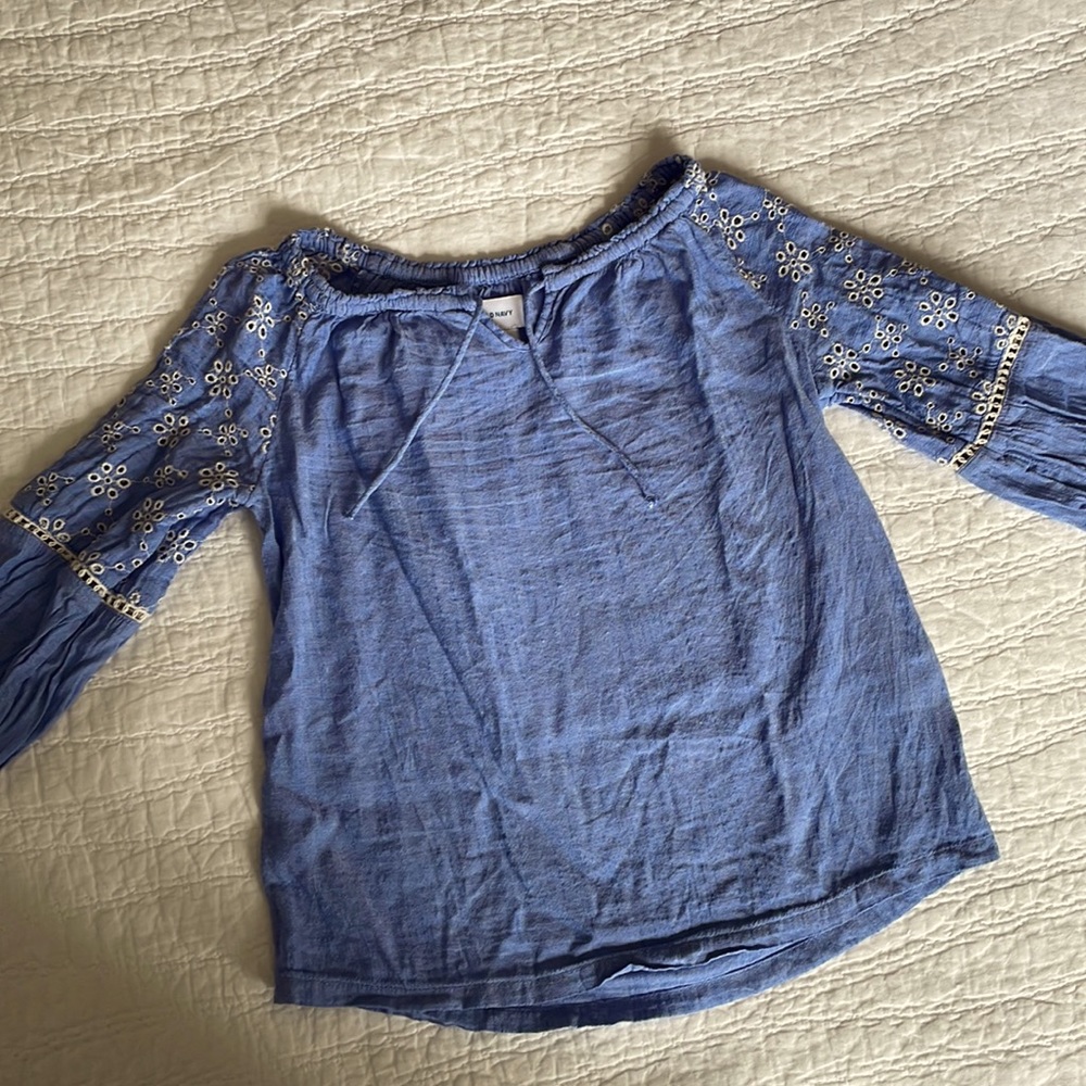 Chambray Top embroidered top 🌸